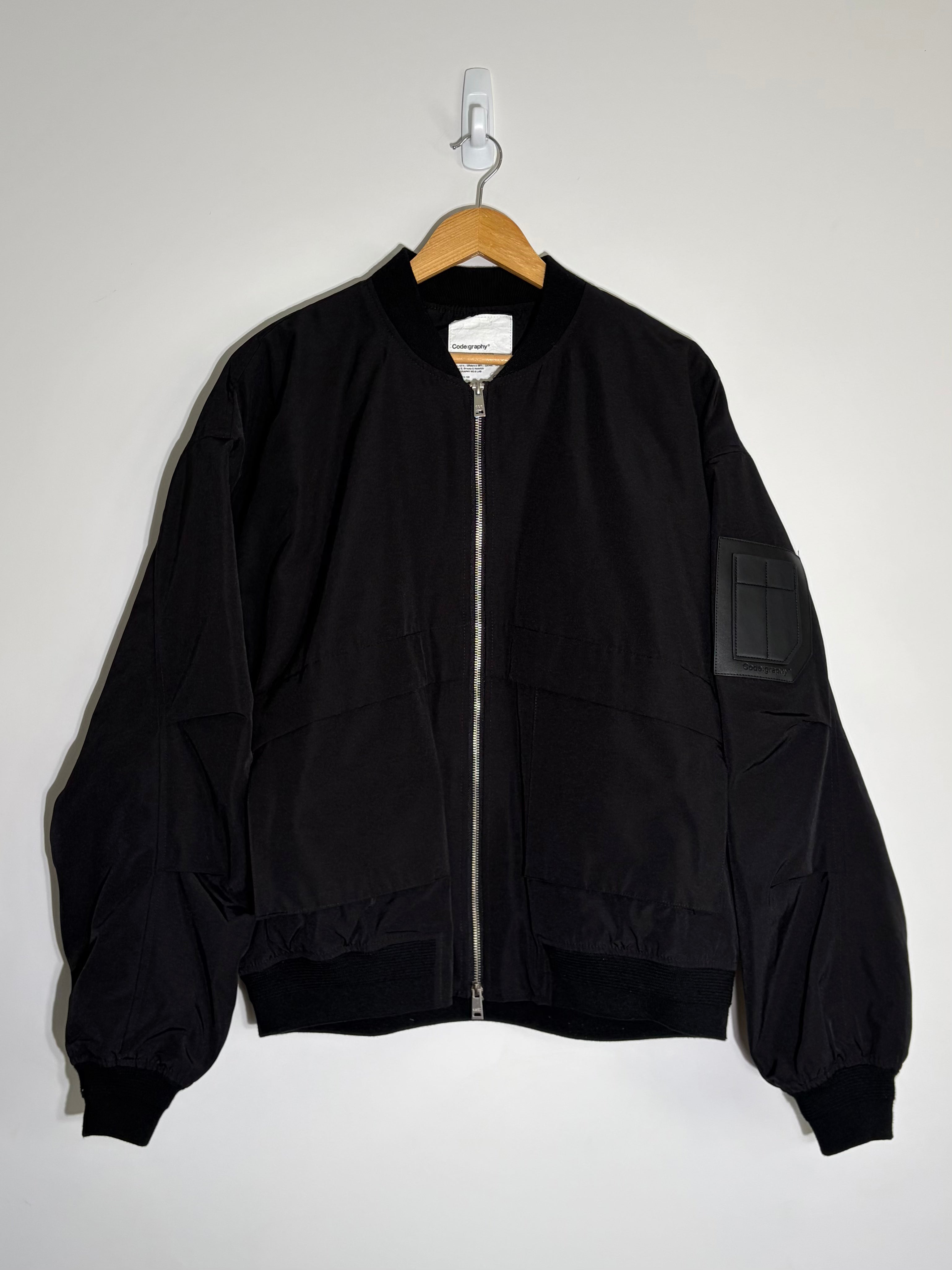 [Codegraphy] Oversized Bomber (Black)